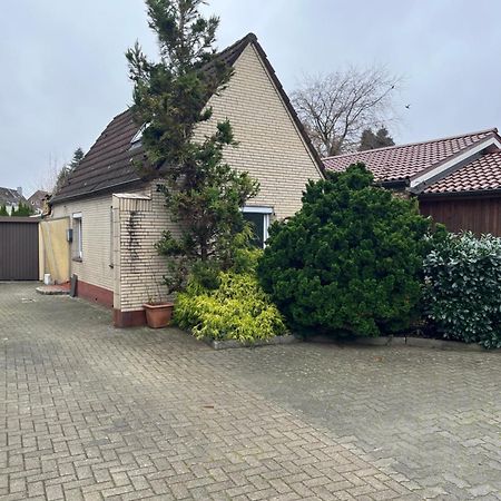 Gemuetliches Ferienhaeuschen Apartman Neumünster Kültér fotó