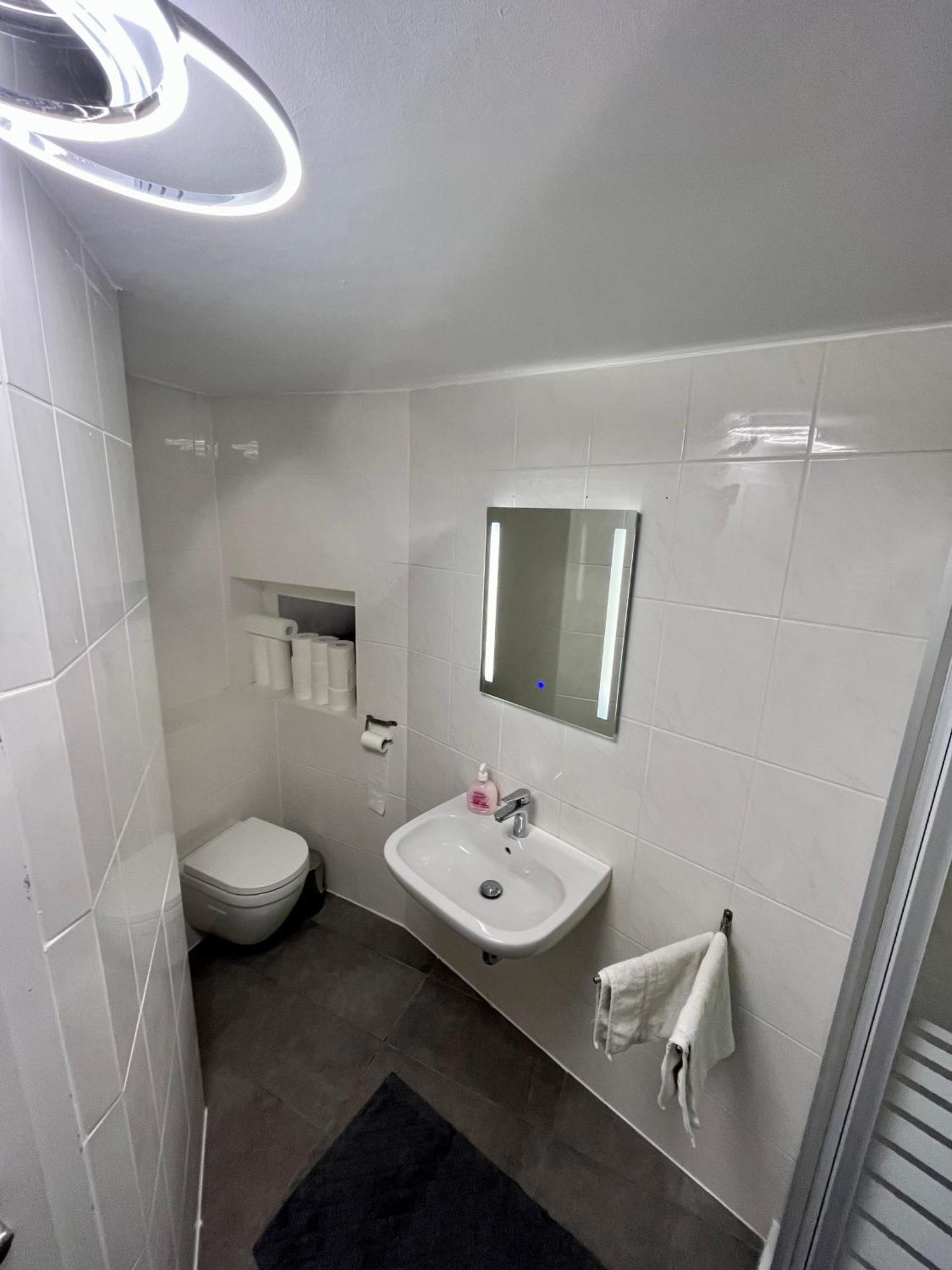 Gemuetliches Ferienhaeuschen Apartman Neumünster Kültér fotó