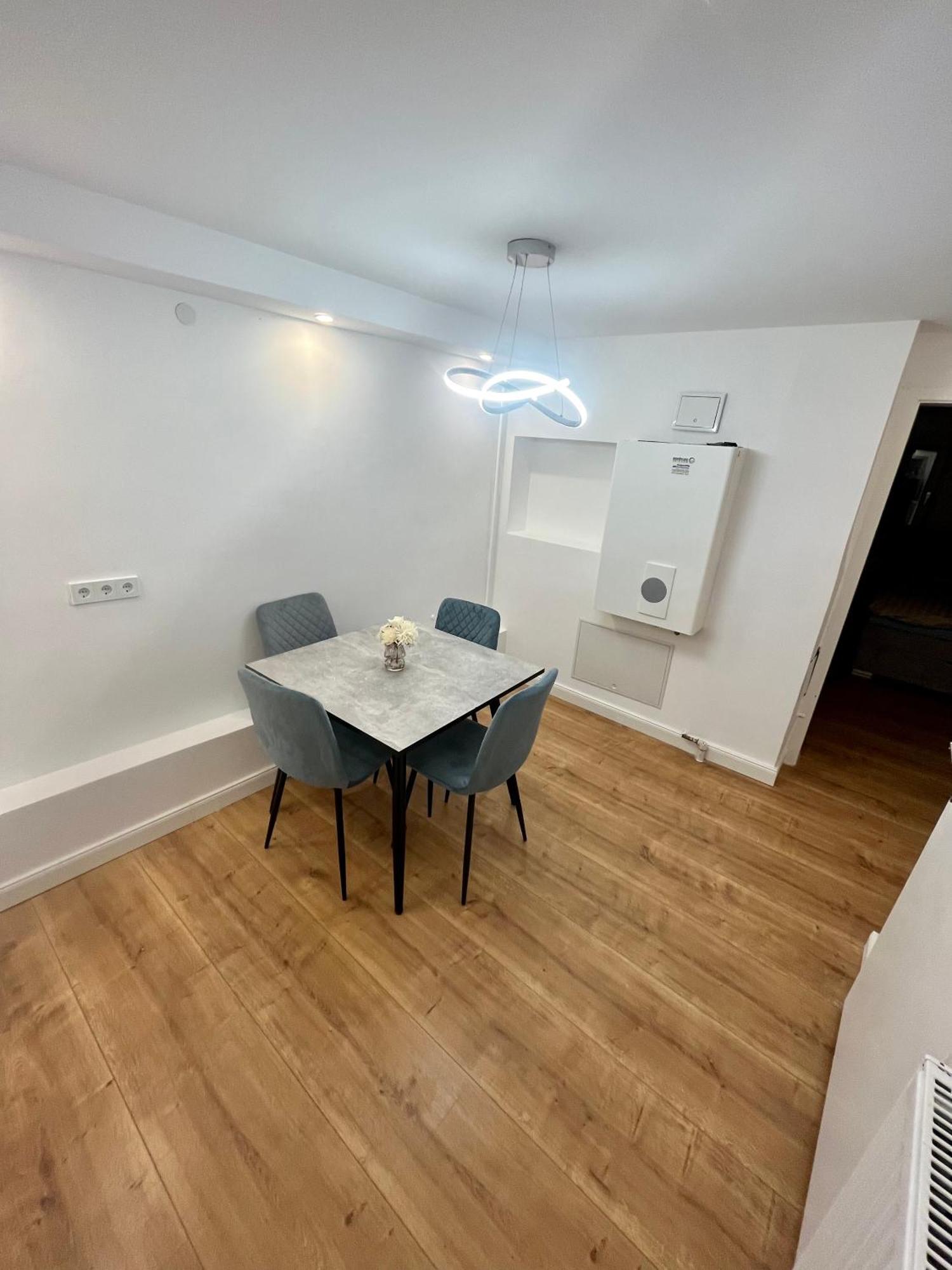 Gemuetliches Ferienhaeuschen Apartman Neumünster Kültér fotó